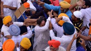 Indian-American students, professionals, businessmen and homemakers joined expatriates and officials to outnumber and outstay Sikh separatists.(AFP) Indian-American students, professionals, businessmen and homemakers joined expatriates and officials to outnumber and outstay Sikh separatists.(AFP)