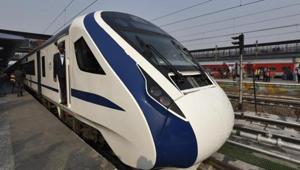 is set to run between Delhi and Varanasi at a maximum speed of 160kmph.(Burhaan Kinu/HT PHOTO) is set to run between Delhi and Varanasi at a maximum speed of 160kmph.(Burhaan Kinu/HT PHOTO)