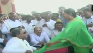 The incident took place at a public meeting in Varuna, the constituency of Siddaramaiah’s son.(ANI screengrab/Twitter) The incident took place at a public meeting in Varuna, the constituency of Siddaramaiah’s son.(ANI screengrab/Twitter)