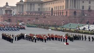 Defence bands perform during the full dress rehearsals for the beating retreat, at Vijay chowk, in New Delhi, on Sunday, January 27, 2019.(Sonu Mehta/HT Photo) Defence bands perform during the full dress rehearsals for the beating retreat, at Vijay chowk, in New Delhi, on Sunday, January 27, 2019.(Sonu Mehta/HT Photo)