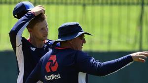 File image of England's coach Trevor Bayliss speaking with captain Joe Root.(AFP) File image of England's coach Trevor Bayliss speaking with captain Joe Root.(AFP)