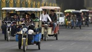 As per estimates there are over one lakh e-rickshaws plying on the city roads and only one-fourth of them are registered, despite a subsidy scheme of the government.(Virendra Singh Gosain/HT File) As per estimates there are over one lakh e-rickshaws plying on the city roads and only one-fourth of them are registered, despite a subsidy scheme of the government.(Virendra Singh Gosain/HT File)