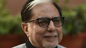 It began on Friday, when a report by the Wire sent all of Essel’s seven listed units plunging, including a record 27 percent tumble at Subhash Chandra’s flagship TV broadcaster, Zee Entertainment Enterprises Ltd.(Vipin Kumar/HT Fle Photo) It began on Friday, when a report by the Wire sent all of Essel’s seven listed units plunging, including a record 27 percent tumble at Subhash Chandra’s flagship TV broadcaster, Zee Entertainment Enterprises Ltd.(Vipin Kumar/HT Fle Photo)