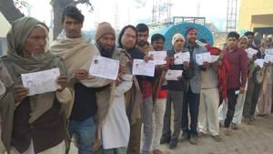 Voters at a polling booth in Sahdoli for Ramgarhassembly constituency, Rajasthan, on Monday, January 28, 2019.(HT Photo) Voters at a polling booth in Sahdoli for Ramgarhassembly constituency, Rajasthan, on Monday, January 28, 2019.(HT Photo)