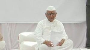 Anna Hazare begins his fast for the formation of Lokpal at the Centre and Lokayuktas in the states, at Ralegan Siddhi.(ANI Photo/Twitter) Anna Hazare begins his fast for the formation of Lokpal at the Centre and Lokayuktas in the states, at Ralegan Siddhi.(ANI Photo/Twitter)
