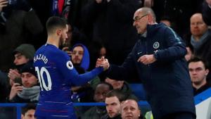 Chelsea's Eden Hazard shakes hands with manager Maurizio Sarri after being substituted off.(Reuters) Chelsea's Eden Hazard shakes hands with manager Maurizio Sarri after being substituted off.(Reuters)