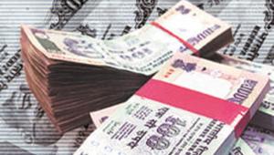 The rupee on Wednesday had weakened by just 1 paise to close at 71.12 against the US dollar.(Abhijit Bhatlekar/Bloomberg News) The rupee on Wednesday had weakened by just 1 paise to close at 71.12 against the US dollar.(Abhijit Bhatlekar/Bloomberg News)