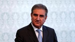 The Indian government was angered by foreign minister Shah Mahmood Qureshi’s phone conversation with Hurriyat chairman Mirwaiz Umar Farooq on Tuesday.(REUTERS) The Indian government was angered by foreign minister Shah Mahmood Qureshi’s phone conversation with Hurriyat chairman Mirwaiz Umar Farooq on Tuesday.(REUTERS)