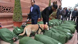 Sniffer dogs check Budget 2019 papers on Parliament House premises in New Delhi on Friday.(Arvind Yadav/HT Photo) Sniffer dogs check Budget 2019 papers on Parliament House premises in New Delhi on Friday.(Arvind Yadav/HT Photo)