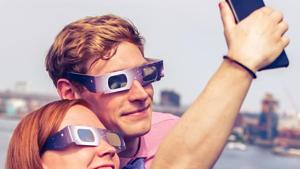Selfies lower self-confidence and increase anxiety about one’s looks Selfies lower self-confidence and increase anxiety about one’s looks