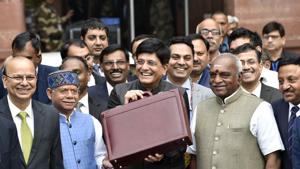 Finance minister Piyush Goyal (centre) along with his full Budget team leaves for Rashtrapati Bhawan, New Delhi, February 1, 2019.(Ajay Aggarwal/HT PHOTO) Finance minister Piyush Goyal (centre) along with his full Budget team leaves for Rashtrapati Bhawan, New Delhi, February 1, 2019.(Ajay Aggarwal/HT PHOTO)