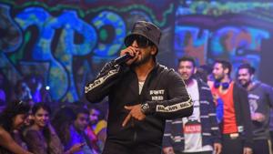 Bollywood actor Ranveer Singh showcases a creation of Love Jain during the promotion of his upcoming Hindi film 'Gully Boy' at the Lakmé Fashion Week (LFW) Summer Resort 2019.(PTI) Bollywood actor Ranveer Singh showcases a creation of Love Jain during the promotion of his upcoming Hindi film 'Gully Boy' at the Lakmé Fashion Week (LFW) Summer Resort 2019.(PTI)
