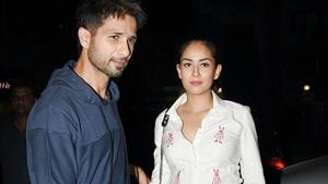 If you’re currently searching for new options to wear on a casual date, we think Mira Rajput’s skirt ensemble makes the cut. (Instagram) If you’re currently searching for new options to wear on a casual date, we think Mira Rajput’s skirt ensemble makes the cut. (Instagram)
