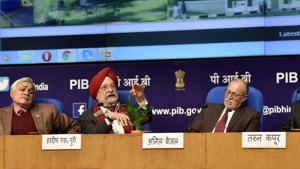 Housing and Urban Development Minister Hardeep Singh Puri (2L), Delhi L-G Anil Baijal (2R), and others at the launch online portal for land pooling policy in New Delhi, India, on Tuesday, February 5, 2019.(Mohd Zakir/HT Photo) Housing and Urban Development Minister Hardeep Singh Puri (2L), Delhi L-G Anil Baijal (2R), and others at the launch online portal for land pooling policy in New Delhi, India, on Tuesday, February 5, 2019.(Mohd Zakir/HT Photo)