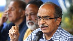 ‘Seems lawyers out with daggers’: Supreme Court on Prashant Bhushan contempt case(Hindustan Times) ‘Seems lawyers out with daggers’: Supreme Court on Prashant Bhushan contempt case(Hindustan Times)