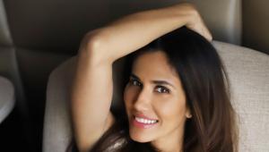 Actor Sonnalli Seygall considers almonds and walnuts soaked in water overnight and a sip of coconut oil very healthy. Actor Sonnalli Seygall considers almonds and walnuts soaked in water overnight and a sip of coconut oil very healthy.