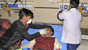 Victims undergo treatment on being poisoned after consuming a spurious liquor at Saharanpur in Uttar Pradesh’s Meerut.(PTI) Victims undergo treatment on being poisoned after consuming a spurious liquor at Saharanpur in Uttar Pradesh’s Meerut.(PTI)