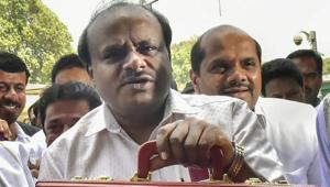 Kumaraswamy on Friday accused the BJP of trying to dislodge the Karnataka government as he released audio clips purportedly of opposition leader Yeddyurappa allegedly luring JD(S) MLA Naganagouda Kandkur with Rs 25 crore.(AP/File Photo) Kumaraswamy on Friday accused the BJP of trying to dislodge the Karnataka government as he released audio clips purportedly of opposition leader Yeddyurappa allegedly luring JD(S) MLA Naganagouda Kandkur with Rs 25 crore.(AP/File Photo)