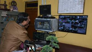UP Board exams 2019 : Strict measures put in place to check mass copying resulted in 2.72 lakh candidates skipping their paper on day 3 of the UP Board examinations on Tuesday, said officials.(HT photo) UP Board exams 2019 : Strict measures put in place to check mass copying resulted in 2.72 lakh candidates skipping their paper on day 3 of the UP Board examinations on Tuesday, said officials.(HT photo)