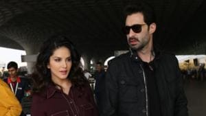 Sunny Leone spotted at the airport with her husband Daniel Weber.(Varinder Chawla) Sunny Leone spotted at the airport with her husband Daniel Weber.(Varinder Chawla)