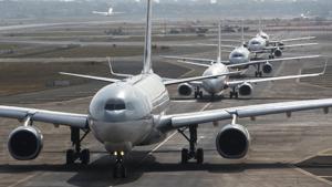 The Chhatrapati Shivaji Maharaj International Airport (CSMIA), which handles an average of 950 operations daily, has taken 230 flights off the schedule on Tuesdays, Thursdays and Saturdays until March 30.(HT FILE) The Chhatrapati Shivaji Maharaj International Airport (CSMIA), which handles an average of 950 operations daily, has taken 230 flights off the schedule on Tuesdays, Thursdays and Saturdays until March 30.(HT FILE)