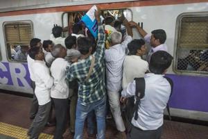 An analysis of statistics revealed that at least eight to nine people travelling on Mumbai’s suburban trains fall to their deaths or get hit by a train every day, a number that has not come down in the past five years(HT) An analysis of statistics revealed that at least eight to nine people travelling on Mumbai’s suburban trains fall to their deaths or get hit by a train every day, a number that has not come down in the past five years(HT)