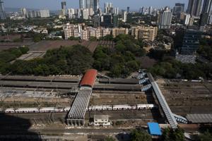 The terminus is expected to help scores of passengers from the station and reduce the congestion at the Chhatrapati Shivaji Maharaj Terminus (CSMT), making way for more suburban services.(Satish Bate/HT Photo) The terminus is expected to help scores of passengers from the station and reduce the congestion at the Chhatrapati Shivaji Maharaj Terminus (CSMT), making way for more suburban services.(Satish Bate/HT Photo)