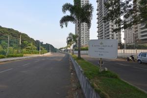 Road near Castel Royale in Savitribai Phule Pune University campus(Pratham Gokhale/HT Photo) Road near Castel Royale in Savitribai Phule Pune University campus(Pratham Gokhale/HT Photo)