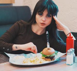 Men’s porn habits could fuel partners’ eating disorders(Unsplash) Men’s porn habits could fuel partners’ eating disorders(Unsplash)