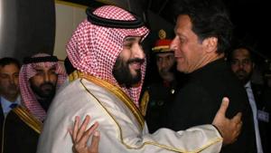 Pakistani Prime Minister Imran Khan (R) greets Saudi Arabia's Crown Prince Mohammed bin Salman on his arrival at Pakistan Air Force (PAF) Nur Khan Base in Rawalpindi, Pakistan February 17, 2019.(REUTERS FILE PHOTO) Pakistani Prime Minister Imran Khan (R) greets Saudi Arabia's Crown Prince Mohammed bin Salman on his arrival at Pakistan Air Force (PAF) Nur Khan Base in Rawalpindi, Pakistan February 17, 2019.(REUTERS FILE PHOTO)