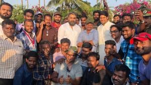 Mohanlal posed with the crew after wrapping up his portion in the film.(Twitter) Mohanlal posed with the crew after wrapping up his portion in the film.(Twitter)