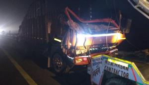 A truck carrying plastic pipes met with an accident after which the pipes fell on the road. The employees of the UP Industrial Development Authority did not clear the road for hours and the bus overturned after hitting the pipes.(HT Photo) A truck carrying plastic pipes met with an accident after which the pipes fell on the road. The employees of the UP Industrial Development Authority did not clear the road for hours and the bus overturned after hitting the pipes.(HT Photo)
