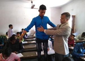 BSEB Chairman Anand Kishor on a surprise visit in exam centres(HT) BSEB Chairman Anand Kishor on a surprise visit in exam centres(HT)