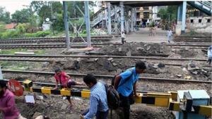 The commuter identified as Kamal Mohan Shinde was crossing the railway track instead of using a foot overbridge (FOB) when a local train from other direction approached the track.(Photo for representation) The commuter identified as Kamal Mohan Shinde was crossing the railway track instead of using a foot overbridge (FOB) when a local train from other direction approached the track.(Photo for representation)