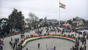 People pay tribute to slain CRPF jawans of Pulwama terror attack, at Ridge, Shimla.(PTI) People pay tribute to slain CRPF jawans of Pulwama terror attack, at Ridge, Shimla.(PTI)