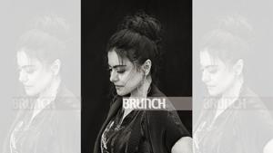 This year Kajol will complete 20 years of marriage with the love of her life, Ajay Devgn.Styling by Aastha Sharma; Location Courtesy: JW Marriott Mumbai Juhu; Art Direction: Ananya Ghosh; Make-up: Melanie Dsouza; Hair: Sangeeta Kumar Hegde; Styling assistant: Reann Moradian(Colston Julian) This year Kajol will complete 20 years of marriage with the love of her life, Ajay Devgn.Styling by Aastha Sharma; Location Courtesy: JW Marriott Mumbai Juhu; Art Direction: Ananya Ghosh; Make-up: Melanie Dsouza; Hair: Sangeeta Kumar Hegde; Styling assistant: Reann Moradian(Colston Julian)