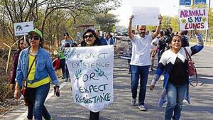 At least 300 citizens from Gurugram and Faridabad gathered at the Khushboo Chowk intersection on the Gurgaon-Faridabad Road on Sunday morning, denouncing the Haryana government’s proposed amendment of the Punjab Land Preservation Act (PLPA).(Yogendra Kumar/HT Photo) At least 300 citizens from Gurugram and Faridabad gathered at the Khushboo Chowk intersection on the Gurgaon-Faridabad Road on Sunday morning, denouncing the Haryana government’s proposed amendment of the Punjab Land Preservation Act (PLPA).(Yogendra Kumar/HT Photo)