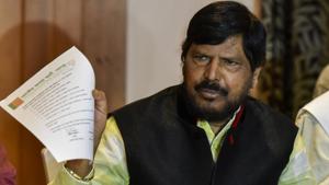 RPI president Ramdas Athawale addressing media in Mumbai, on Monday, February 25, 2019.(Kunal Patil/HT Photo) RPI president Ramdas Athawale addressing media in Mumbai, on Monday, February 25, 2019.(Kunal Patil/HT Photo)