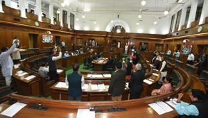 Just before the budget speech Tuesday, Delhi Assembly legislators unanimously gave a standing ovation to the Indian Air Force (IAF) and congratulated it for carrying out air strikes on terror camps in Pakistan.(Sonu Mehta/HT Photo) Just before the budget speech Tuesday, Delhi Assembly legislators unanimously gave a standing ovation to the Indian Air Force (IAF) and congratulated it for carrying out air strikes on terror camps in Pakistan.(Sonu Mehta/HT Photo)