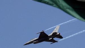Officials said Pakistani jets violated Indian air space in Jammu and Kashmir’s Rajouri district but were confronted and pushed back.(Reuters/Representative image)