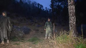 Pakistani soldiers and media personnel gather at the site where the Indian Air Force (IAF) strike launched on a Jaish-e-Mohammad (JeM) camp at Balakot on February 26, 2019.(AFP file photo) Pakistani soldiers and media personnel gather at the site where the Indian Air Force (IAF) strike launched on a Jaish-e-Mohammad (JeM) camp at Balakot on February 26, 2019.(AFP file photo)
