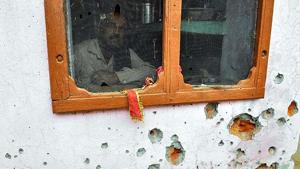 Pakistan violated the ceasefire agreement on Thursday along the Line of Control in Jammu and Kashmir’s Poonch, a defence official said.(HT File / Representative Photo) Pakistan violated the ceasefire agreement on Thursday along the Line of Control in Jammu and Kashmir’s Poonch, a defence official said.(HT File / Representative Photo)