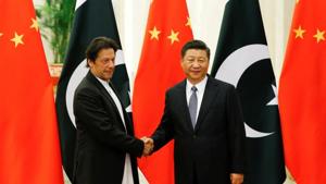 The sovereignty and territorial integrity of all countries should be respected, Chinese foreign minister told his Pakistani counterpart, Shah Mahmood Qureshi.(REUTERS) The sovereignty and territorial integrity of all countries should be respected, Chinese foreign minister told his Pakistani counterpart, Shah Mahmood Qureshi.(REUTERS)