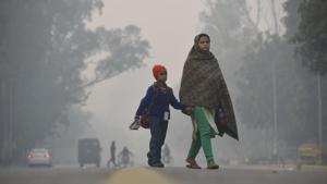 The disturbance made Wednesday the coldest late February day in at least seven years, IMD said, with day-time temperature dropping to 20 degrees Celsius, at least six degrees below normal.(Biplov Bhuyan/HT Photo) The disturbance made Wednesday the coldest late February day in at least seven years, IMD said, with day-time temperature dropping to 20 degrees Celsius, at least six degrees below normal.(Biplov Bhuyan/HT Photo)