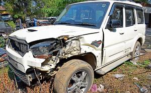 The Scorpio in which the suspects had come to the shop was seized by Kavi Nagar police.(Sakib Ali/HT Photo) The Scorpio in which the suspects had come to the shop was seized by Kavi Nagar police.(Sakib Ali/HT Photo)