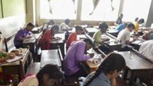 SSC students are pressurised into scoring in the top percentile in order to have any scope of getting admission to good colleges.(HT Photo) SSC students are pressurised into scoring in the top percentile in order to have any scope of getting admission to good colleges.(HT Photo)