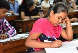 This year the number of students appearing for SSC exams has gone down by 49,478 as compared to 2018, where 17,50, 291 students from the state appeared for the examination.(HT representational photo) This year the number of students appearing for SSC exams has gone down by 49,478 as compared to 2018, where 17,50, 291 students from the state appeared for the examination.(HT representational photo)