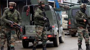 Army soldiers rush near an encounter site where militants hiding at Warpora in Sopore area of Baramulla district. Image for representation.(ANI file photo) Army soldiers rush near an encounter site where militants hiding at Warpora in Sopore area of Baramulla district. Image for representation.(ANI file photo)