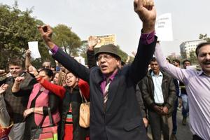 Amrapali homebuyers protest against the Uttar Pradesh government that has failed to resolve their issues, outside Noida stadium, in Noida, on Sunday, January 20, 2019.(Virendra Singh Gosain/HT FILE PHOTO) Amrapali homebuyers protest against the Uttar Pradesh government that has failed to resolve their issues, outside Noida stadium, in Noida, on Sunday, January 20, 2019.(Virendra Singh Gosain/HT FILE PHOTO)