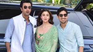 Alia Bhatt, Ranbir Kapoor and director Ayan Mukerji spotted at the airport.(Varinder Chawla) Alia Bhatt, Ranbir Kapoor and director Ayan Mukerji spotted at the airport.(Varinder Chawla)